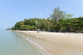 Independence Hotel by Dara