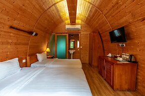 Independence Hotel by Dara