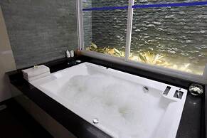 Independence Hotel by Dara