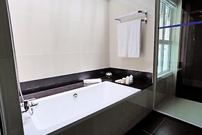 Independence Hotel by Dara