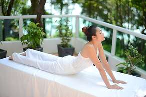 Independence Hotel by Dara