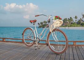 Independence Hotel by Dara