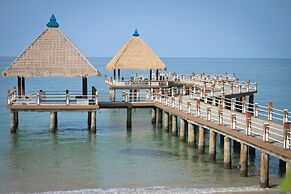 Independence Hotel by Dara