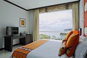 Independence Hotel by Dara