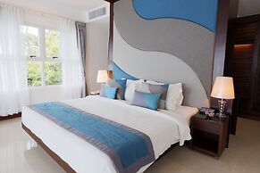 Independence Hotel by Dara