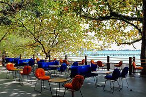 Independence Hotel by Dara