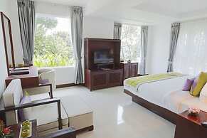 Independence Hotel by Dara