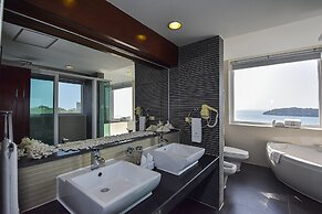 Independence Hotel by Dara