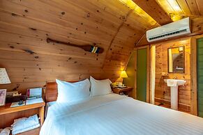 Independence Hotel by Dara