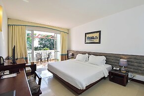 Independence Hotel by Dara