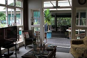 Woodlands Motel & Conference Venue