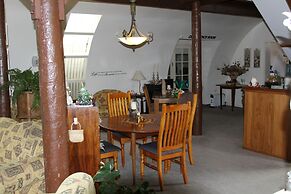 Woodlands Motel & Conference Venue