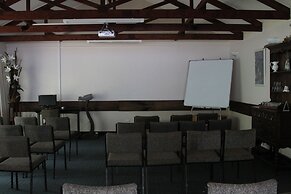 Woodlands Motel & Conference Venue