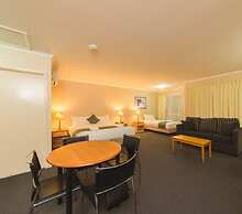 Harbour Sails Motor Inn