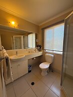 Harbour Sails Motor Inn