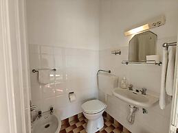 Pensão Residencial Mirasol