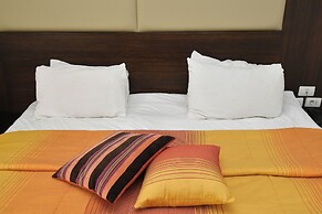 Hollywood Inn Hotel