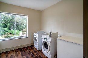 Holiday Inn Express and Suites Winona North by IHG