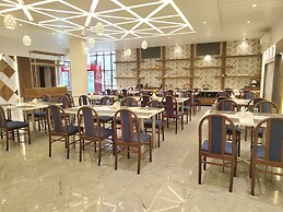 Lion Lords Inn Rajula