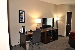 Comfort Suites Huntersville near Lake Norman
