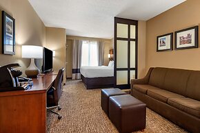 Comfort Suites Huntersville near Lake Norman