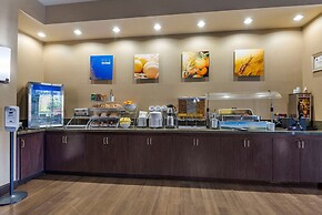 Comfort Suites Huntersville near Lake Norman