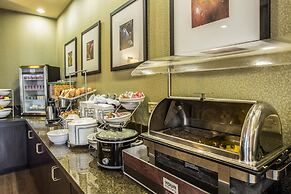 Comfort Suites Huntersville near Lake Norman