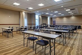 Comfort Suites Huntersville near Lake Norman