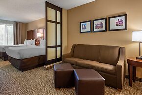 Comfort Suites Huntersville near Lake Norman