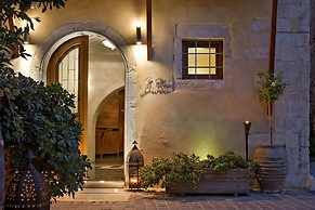 Ionas Boutique Hotel