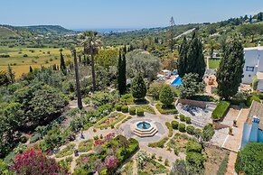 Quinta Bonita Luxury Boutique Hotel