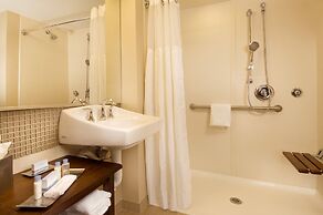 DoubleTree by Hilton Sterling - Dulles Airport