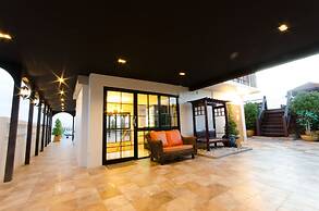 Khaosan Palace Hotel