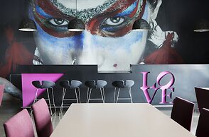 Comfort Hotel Square