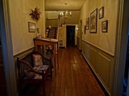 Brownstone Colonial Inn