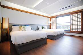 Kolon Hotel
