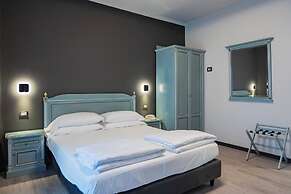 Cavour 30TRE - Hotel Moderno