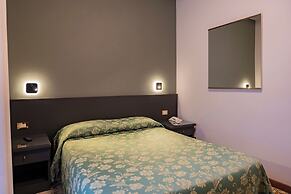 Cavour 30TRE - Hotel Moderno