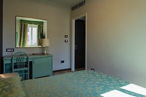Cavour 30TRE - Hotel Moderno