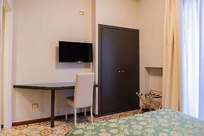 Cavour 30TRE - Hotel Moderno