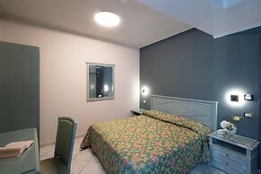 Cavour 30TRE - Hotel Moderno