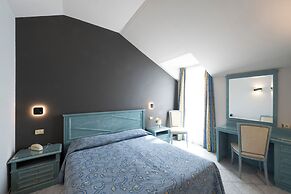 Cavour 30TRE - Hotel Moderno