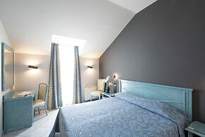 Cavour 30TRE - Hotel Moderno