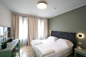 Cavour 30TRE - Hotel Moderno