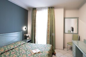 Cavour 30TRE - Hotel Moderno