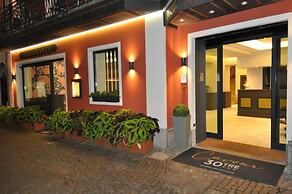Cavour 30TRE - Hotel Moderno