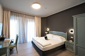 Cavour 30TRE - Hotel Moderno