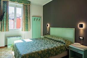 Cavour 30TRE - Hotel Moderno