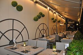 Cavour 30TRE - Hotel Moderno