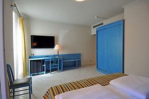 Cavour 30TRE - Hotel Moderno